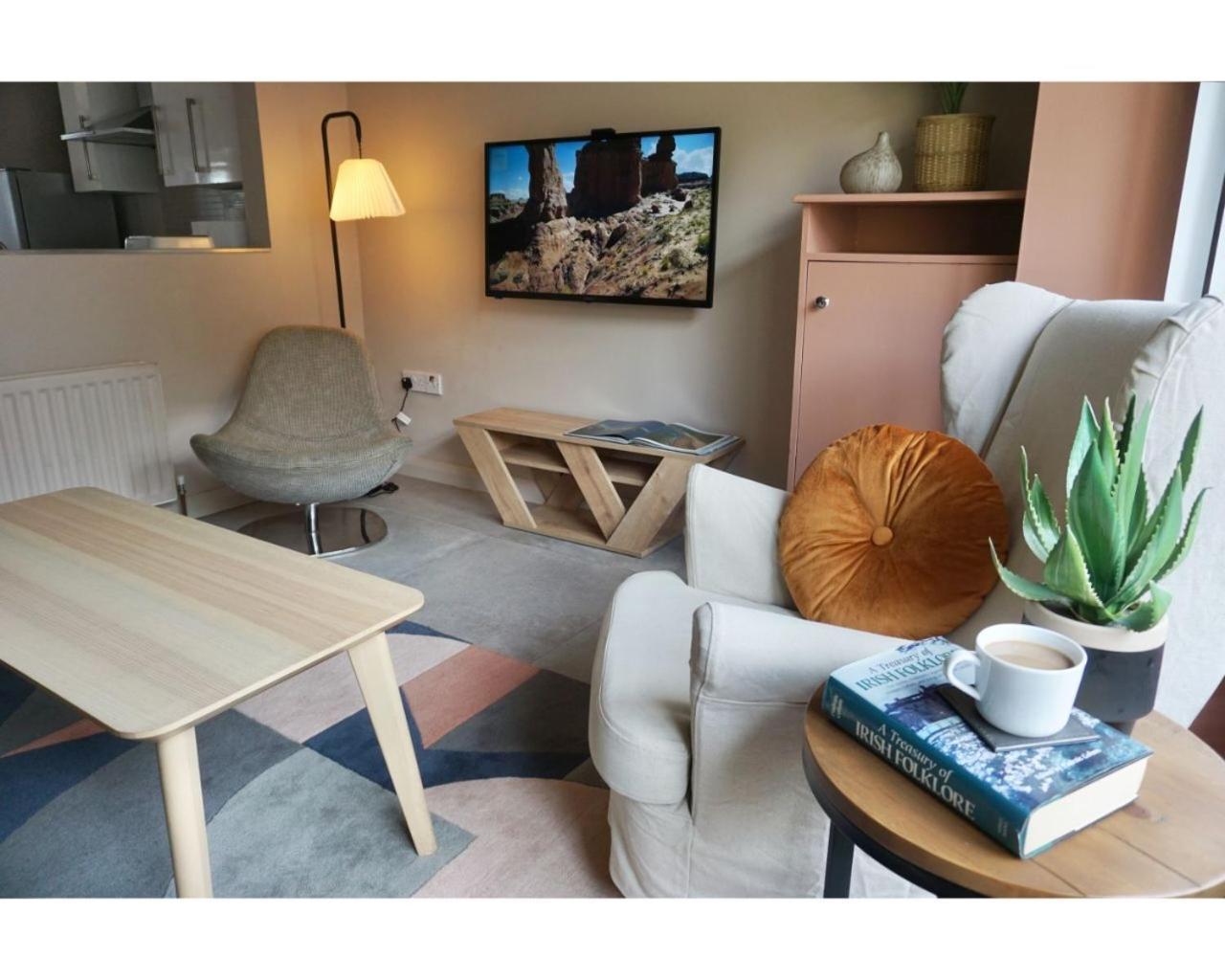 Central Belfast Apartments The Village House Extérieur photo