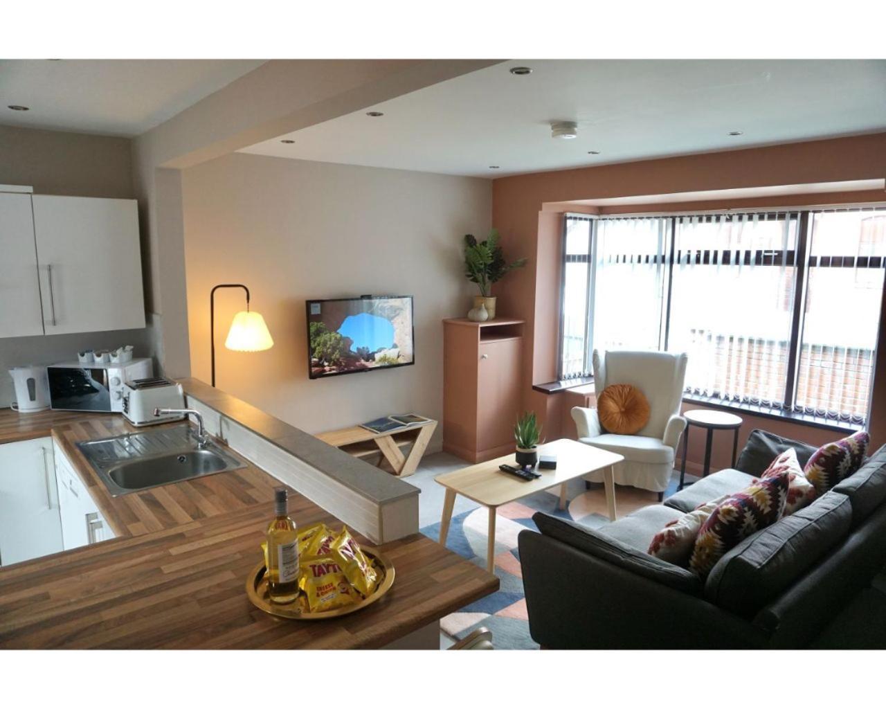 Central Belfast Apartments The Village House Extérieur photo