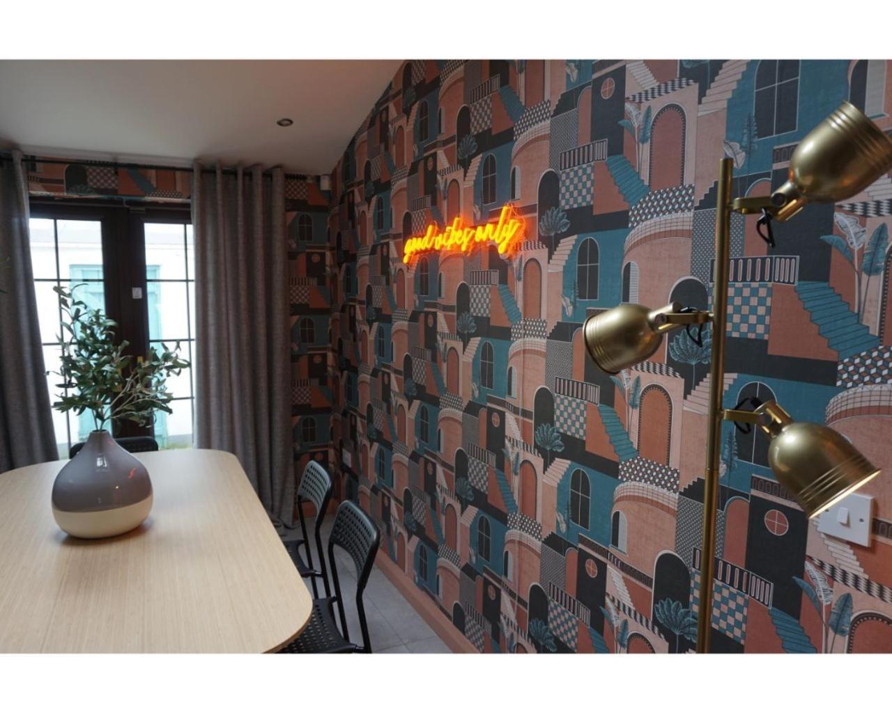 Central Belfast Apartments The Village House Extérieur photo