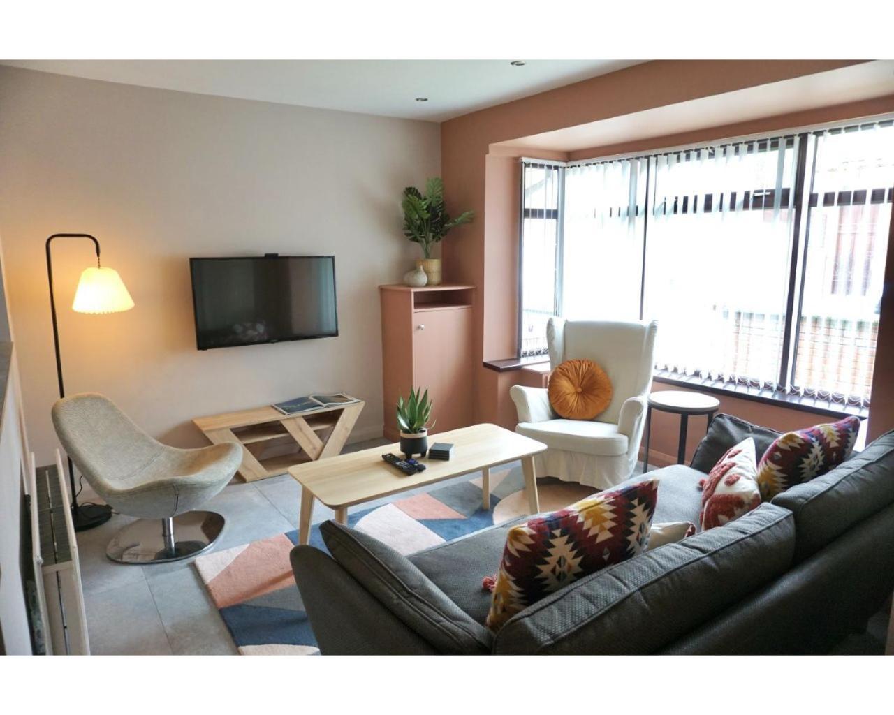 Central Belfast Apartments The Village House Extérieur photo