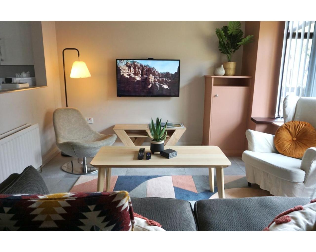 Central Belfast Apartments The Village House Extérieur photo